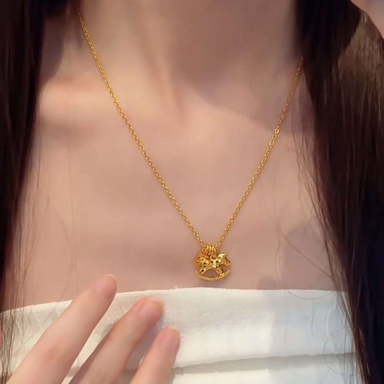 Изысканное ожерелье с подвеско – обзор и цена Coin Necklace Delicate