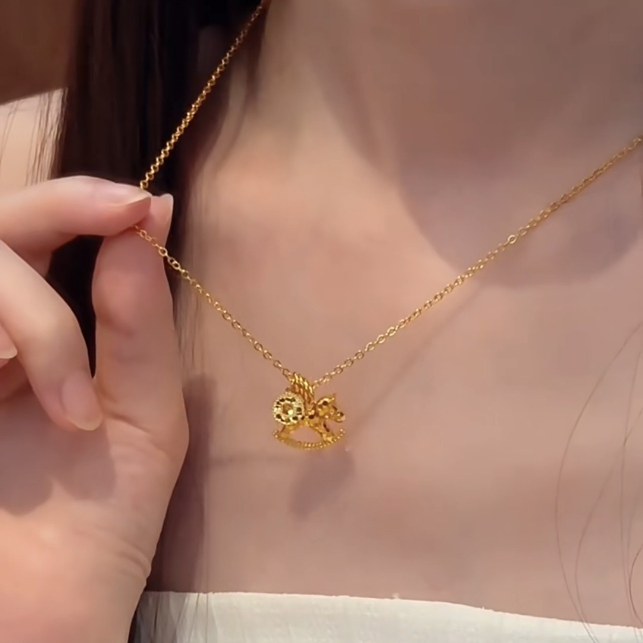 Изысканное ожерелье с подвеско – обзор и цена Coin Necklace Delicate